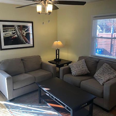 Entire Apartment Close To Downtown - 2 Queen Beds Springfield Exteriér fotografie