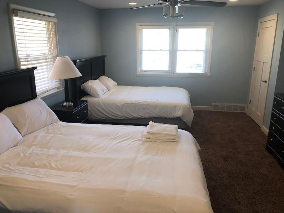 Entire Apartment Close To Downtown - 2 Queen Beds Springfield Exteriér fotografie