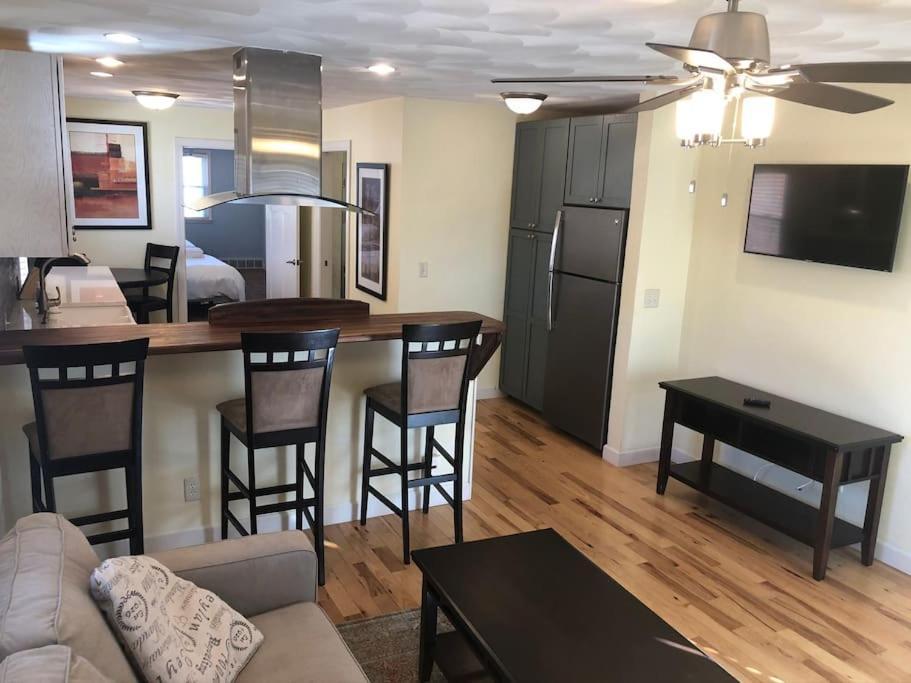 Entire Apartment Close To Downtown - 2 Queen Beds Springfield Exteriér fotografie